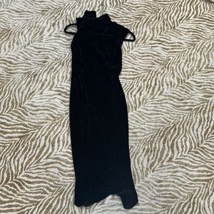 Stunning GUCCI velvet tea length dress! Worn only once to an event